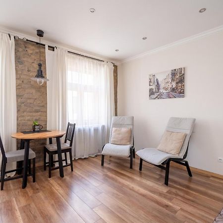 Top-Floor Studio With Courtyard View In Unesco Area, Murnieku Street Residence รีกา ภายนอก รูปภาพ