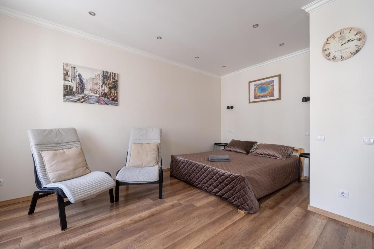 Top-Floor Studio With Courtyard View In Unesco Area, Murnieku Street Residence รีกา ภายนอก รูปภาพ