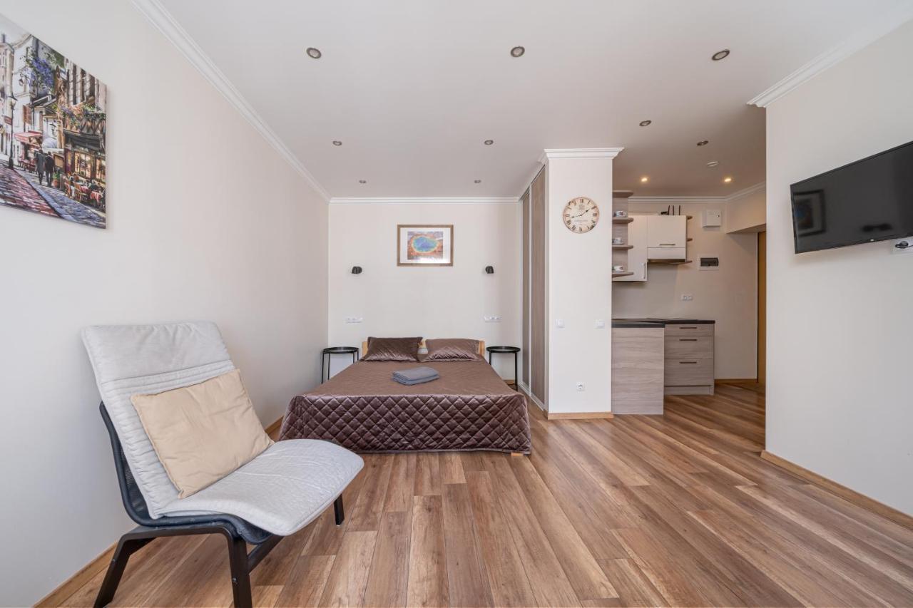 Top-Floor Studio With Courtyard View In Unesco Area, Murnieku Street Residence รีกา ภายนอก รูปภาพ