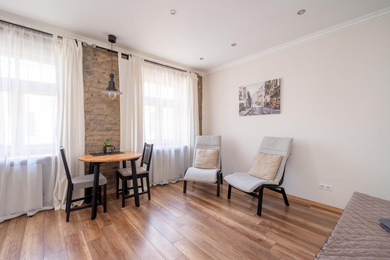 Top-Floor Studio With Courtyard View In Unesco Area, Murnieku Street Residence รีกา ภายนอก รูปภาพ
