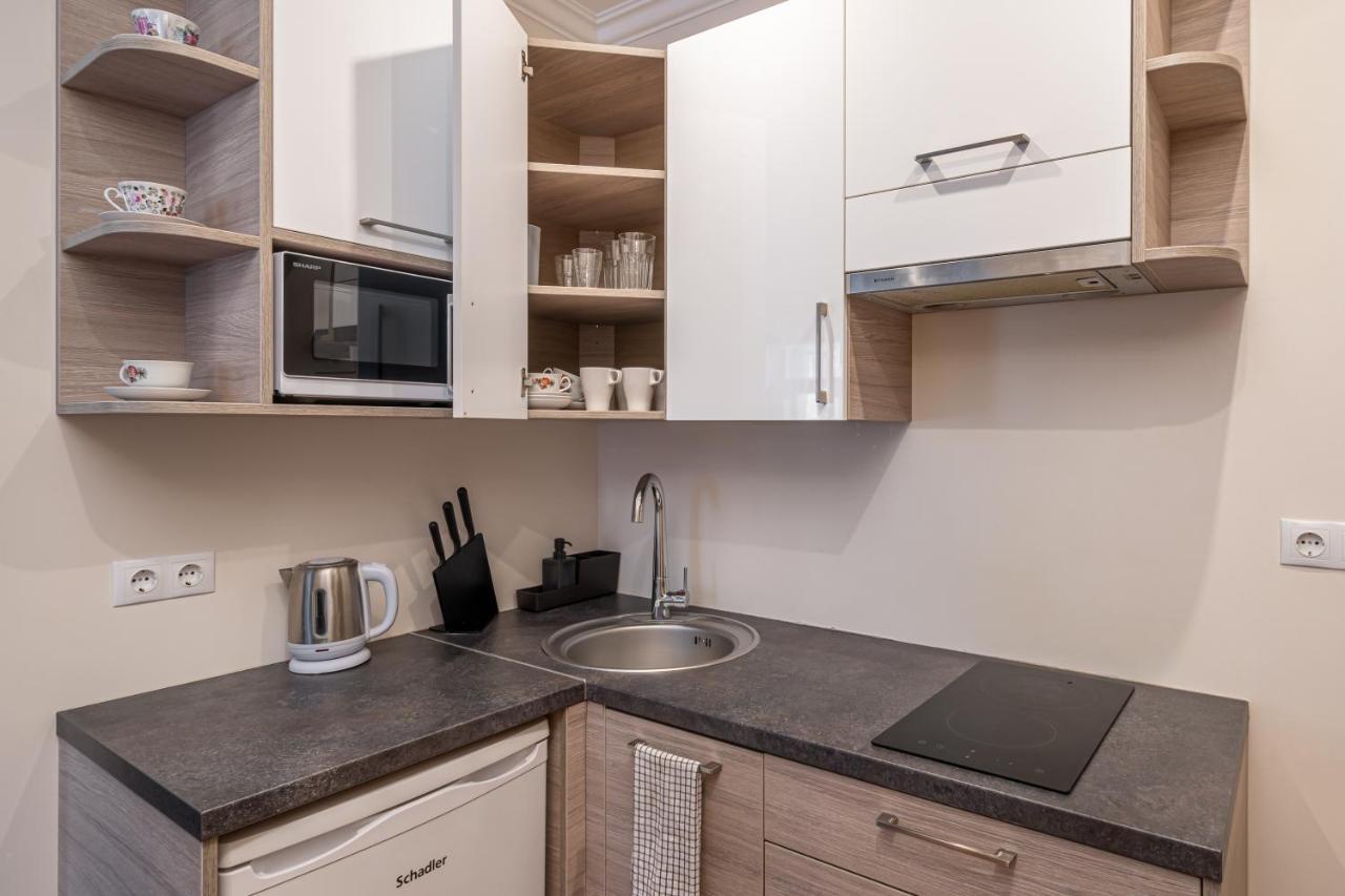 Top-Floor Studio With Courtyard View In Unesco Area, Murnieku Street Residence รีกา ภายนอก รูปภาพ
