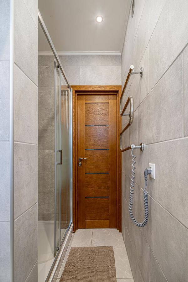 Top-Floor Studio With Courtyard View In Unesco Area, Murnieku Street Residence รีกา ภายนอก รูปภาพ
