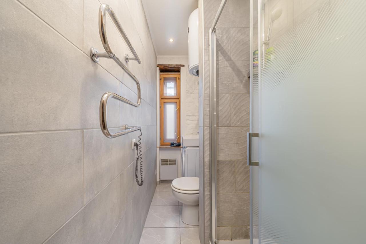 Top-Floor Studio With Courtyard View In Unesco Area, Murnieku Street Residence รีกา ภายนอก รูปภาพ